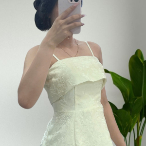 ĐẦM TRẮNG NGẮN THANH LỊCH