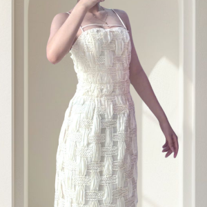 ĐẦM TRẮNG HỌA TIẾT ĐAN NỔI