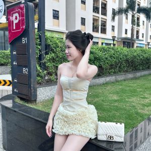 VÁY CÚP NGỰC TRẮNG LAI VÁY BÈO