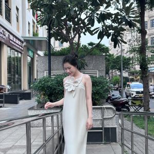 ĐẦM SUÔNG DÂY MẢNH KẾT HOA