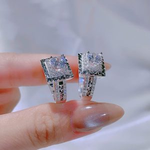 NHẪN VUÔNG ĐEN SANG TRỌNG