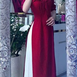 ÁO DÀI ĐỎ CỔ VUÔNG BÈO NGỰC